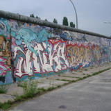 berlin wall grafitti