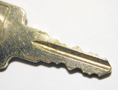 Pin tumbler key