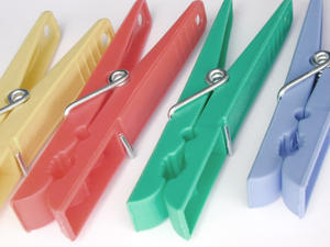 cloths pegs