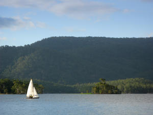 tinaroo dam sailing