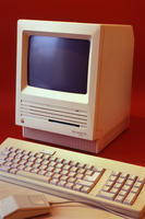 classic macintosh SE