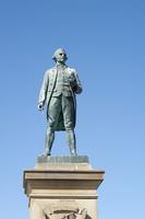 captain cook statue