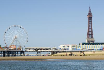 central pier and tower