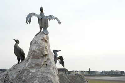 sea bird statue