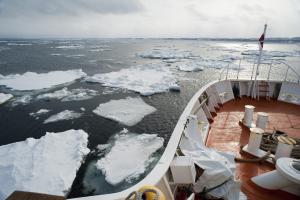 Icebreaker ship