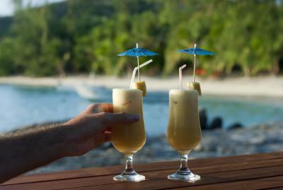 Cocktails on a tropical island