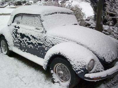 VW beatle snow