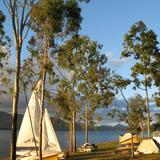 camping beside lake tinaroo