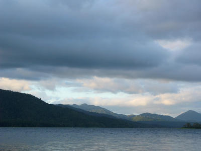 lake tinaroo